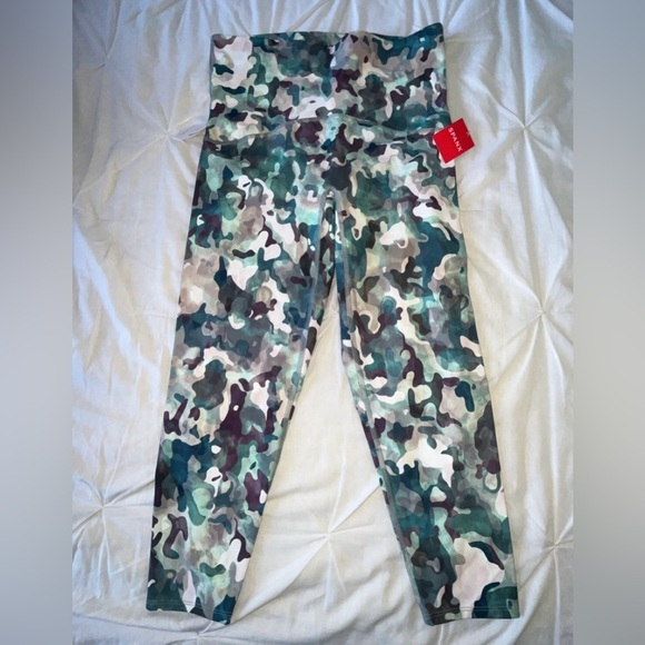 NWT SPANX Active Printed 7/8 Colorful Camo Print
Leggings SIZE XL - Picture 4 of 9
